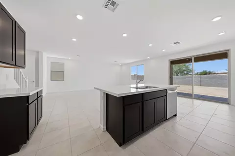 Kitchen - 8060 W Berkeley Rd, Phoenix, AZ 85035 photo 1 of 2