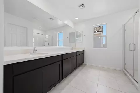 Entry Way - 8060 W Berkeley Rd, Phoenix, AZ 85035 photo 4 of 4