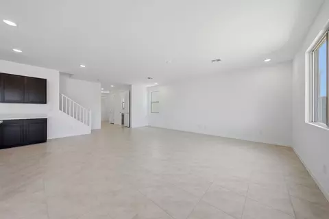 Living - 8060 W Berkeley Rd, Phoenix, AZ 85035 photo 2 of 4