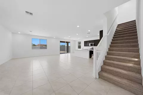 Entry Way - 8060 W Berkeley Rd, Phoenix, AZ 85035 photo 2 of 4