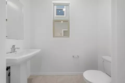 Entry Way - 8060 W Berkeley Rd, Phoenix, AZ 85035 photo 3 of 4