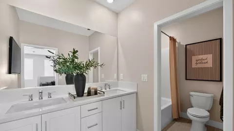 Bath - 246 Brookfeather, Irvine, CA 92618 photo 2 of 3