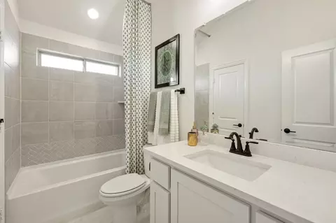 Bath - 1804 Hickory Chase Ln, Anna, TX 75409 photo 5 of 6