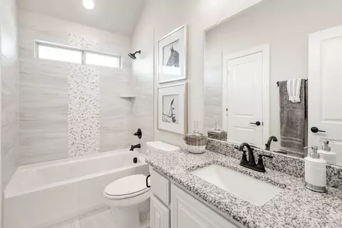 Bath - 1804 Hickory Chase Ln, Anna, TX 75409 photo 4 of 5