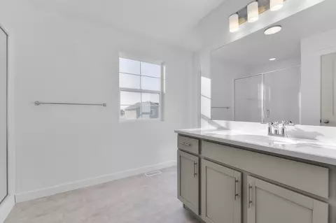 Bath - 6417 Vernon Dr, Eagle Mountain, UT 84005 photo 2 of 5