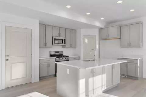 Kitchen - 6417 Vernon Dr, Eagle Mountain, UT 84005 photo 1 of 3