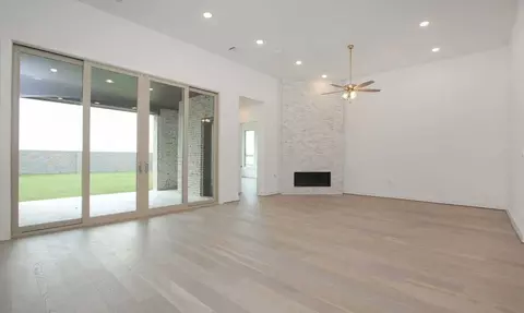 Living - 325 Vale Run, Kyle, TX 78640 photo 2 of 3