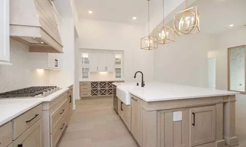 Kitchen - 325 Vale Run, Kyle, TX 78640 photo 3 of 5