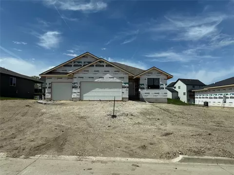 3328 NW Brookside Dr, Grimes, IA 50111
