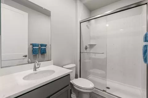 Bath - 1233 Mccabe Cir, Galt, CA 95632 photo 5 of 5