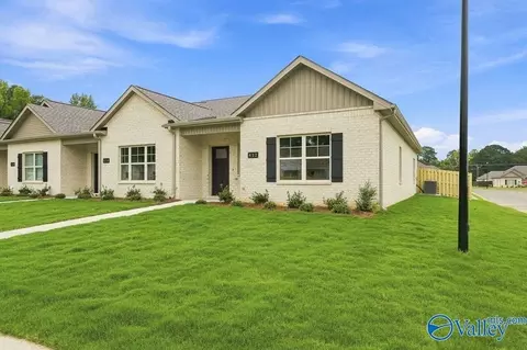 412 Clyde Ln SE, Hartselle, AL 35640