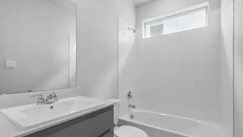 Bath - 136 Springhill North Rd, Boyd, TX 76023 photo 3 of 6