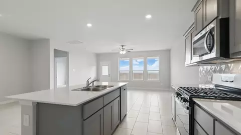 Kitchen - 136 Springhill North Rd, Boyd, TX 76023 photo 2 of 6