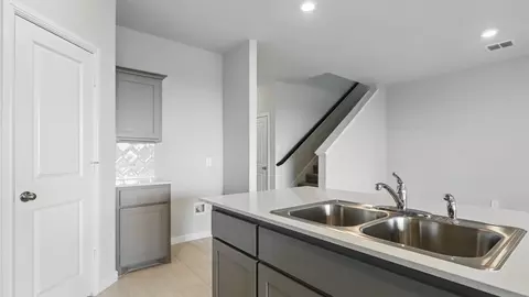 Kitchen - 136 Springhill North Rd, Boyd, TX 76023 photo 3 of 6