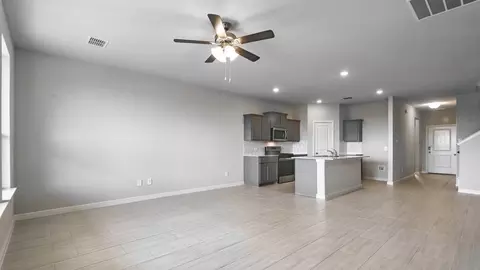 Living - 136 Springhill North Rd, Boyd, TX 76023 photo 7 of 10