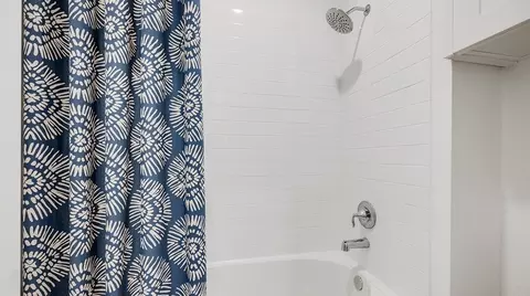 Bath - 4104 Autumn Leaf Ct, Rosenberg, TX 77469 photo 1 of 2