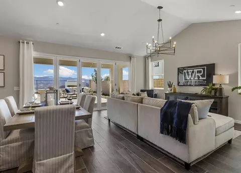 Dining - 29902 Vintage Ct, Castaic, CA 91384 photo 2 of 4