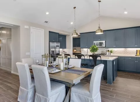 Dining - 29902 Vintage Ct, Castaic, CA 91384 photo 3 of 4