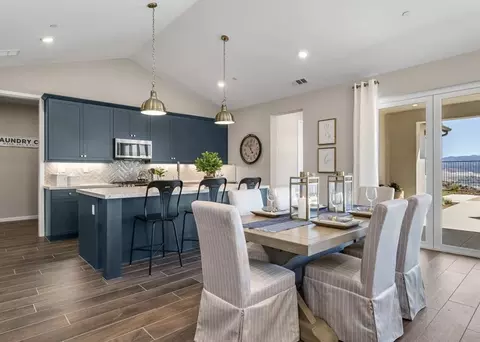 Dining - 29902 Vintage Ct, Castaic, CA 91384 photo 4 of 4