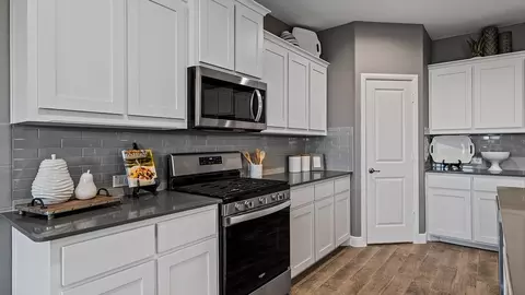 Kitchen - 15044 Elite Dr, Aledo, TX 76008 photo 6 of 18