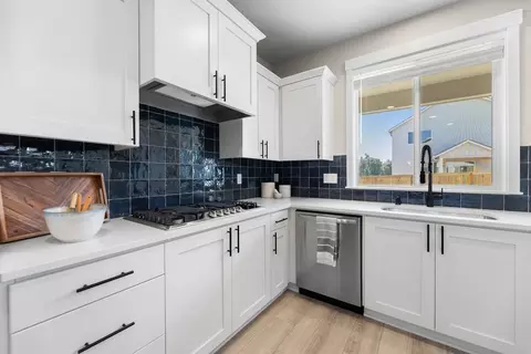 Kitchen - 1200 S 32nd Ave, Cornelius, OR 97113 photo 6 of 8
