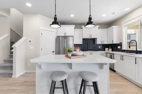 Kitchen - 1200 S 32nd Ave, Cornelius, OR 97113 photo 5 of 8