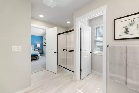 Entry Way - 1200 S 32nd Ave, Cornelius, OR 97113 photo 5 of 6
