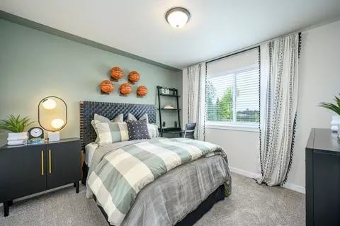 Bedroom - 1200 S 32nd Ave, Cornelius, OR 97113 photo 9 of 10