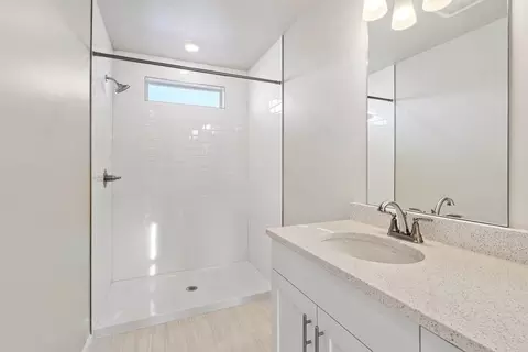 Bath - 7059 N Sandstone Way, Eagle Mountain, UT 84005 photo 1 of 2