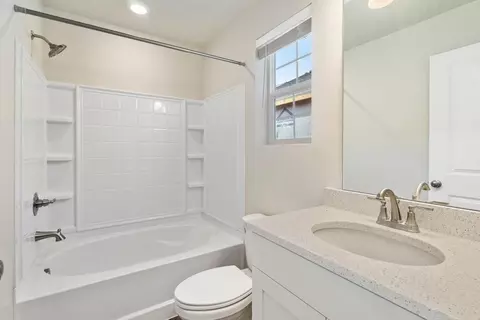 Bath - 7059 N Sandstone Way, Eagle Mountain, UT 84005 photo 2 of 2