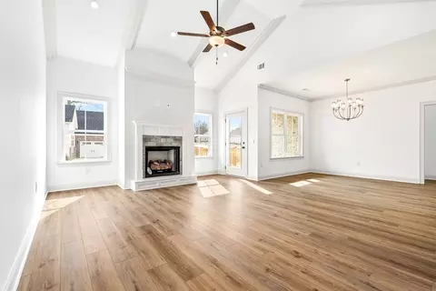 Living - 127 Laurel Branch Dr, Dothan, AL 36305 photo 2 of 5