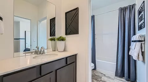 Bath - 7659 S Mobile Way, Centennial, CO 80016 photo 3 of 5