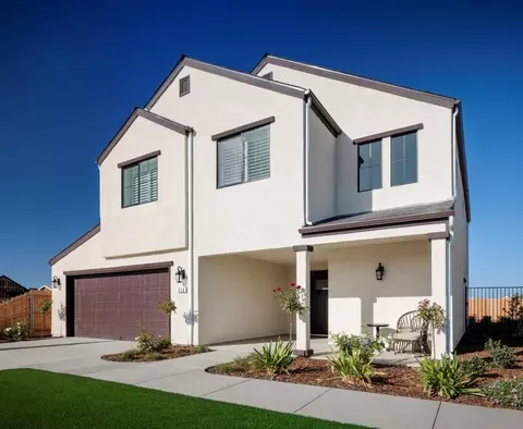 Exterior - 1233 Bishop Dr, Tulare, CA 93274 photo 6 of 14
