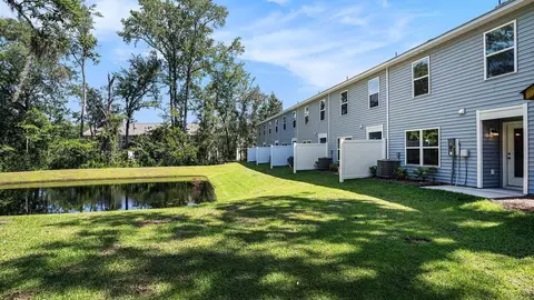 Exterior - 400 Gemstone Blvd, Conway, SC 29526 photo 3 of 6