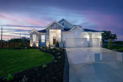 112 Grace Ave, Castroville, TX 78009