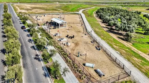 View/Area - 983 Braxstyn Way W, Madera, CA 93636 photo 16 of 23