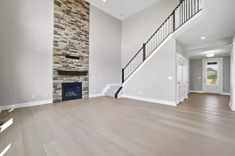 Living - 393 David Lee Ct, Monroe, OH 45050 photo 2 of 8