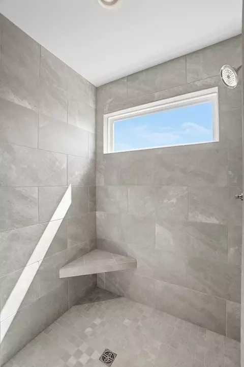 Bath - 393 David Lee Ct, Monroe, OH 45050 photo 7 of 14