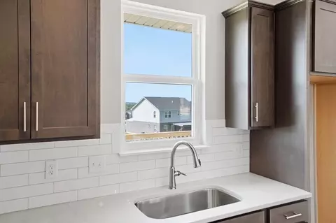 Kitchen - 393 David Lee Ct, Monroe, OH 45050 photo 2 of 4