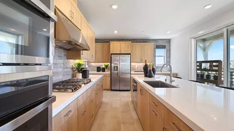 Kitchen - 27426 Hackberry Pl, Valencia, CA 91381 photo 2 of 6