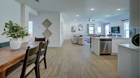 Entry Way - 500 S Cherry St, Beebe, AR 72012 photo 2 of 2