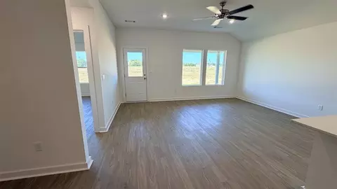 Living - 500 S Cherry St, Beebe, AR 72012 photo 2 of 6