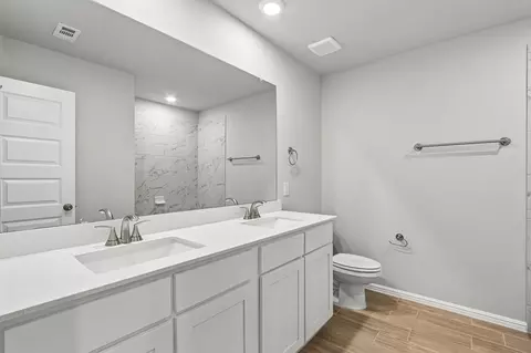 Bath - 8024 Butterfield Dr, Sanger, TX 76266 photo 1 of 1