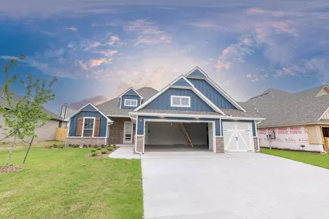 916 Peony Pl, Edmond, OK 73034
