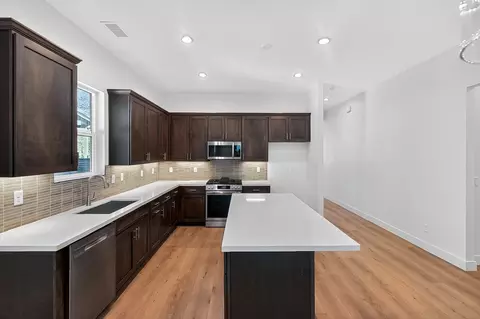 Kitchen - 2604 S Gamma Loop, Flagstaff, AZ 86001 photo 4 of 6