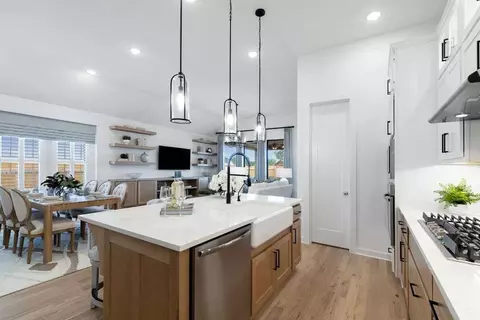 Kitchen - 12990 Soaring Forest Dr, Conroe, TX 77302 photo 7 of 11