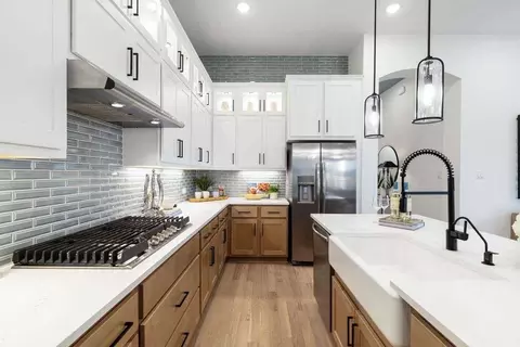 Kitchen - 12990 Soaring Forest Dr, Conroe, TX 77302 photo 4 of 11