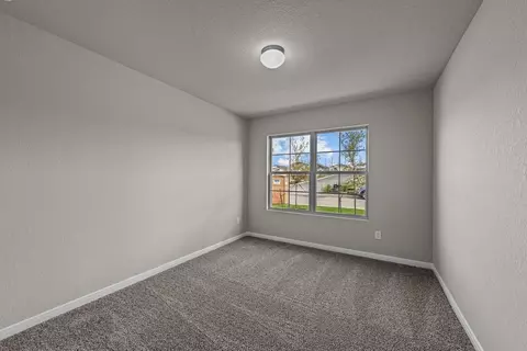 Bedroom - 13526 Piscina Ave, Von Ormy, TX 78073 photo 7 of 12