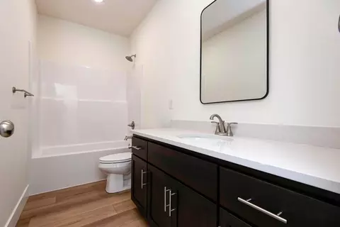 Bath - 822 S Ridgemont Dr, Nixa, MO 65714 photo 3 of 3