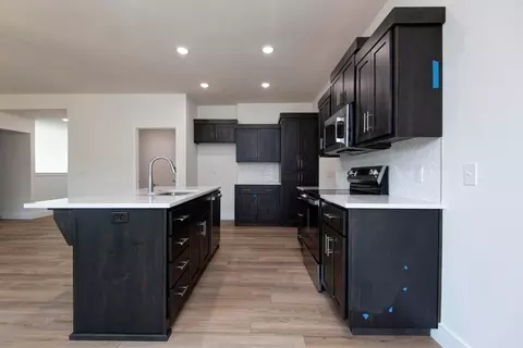 Kitchen - 822 S Ridgemont Dr, Nixa, MO 65714 photo 4 of 6